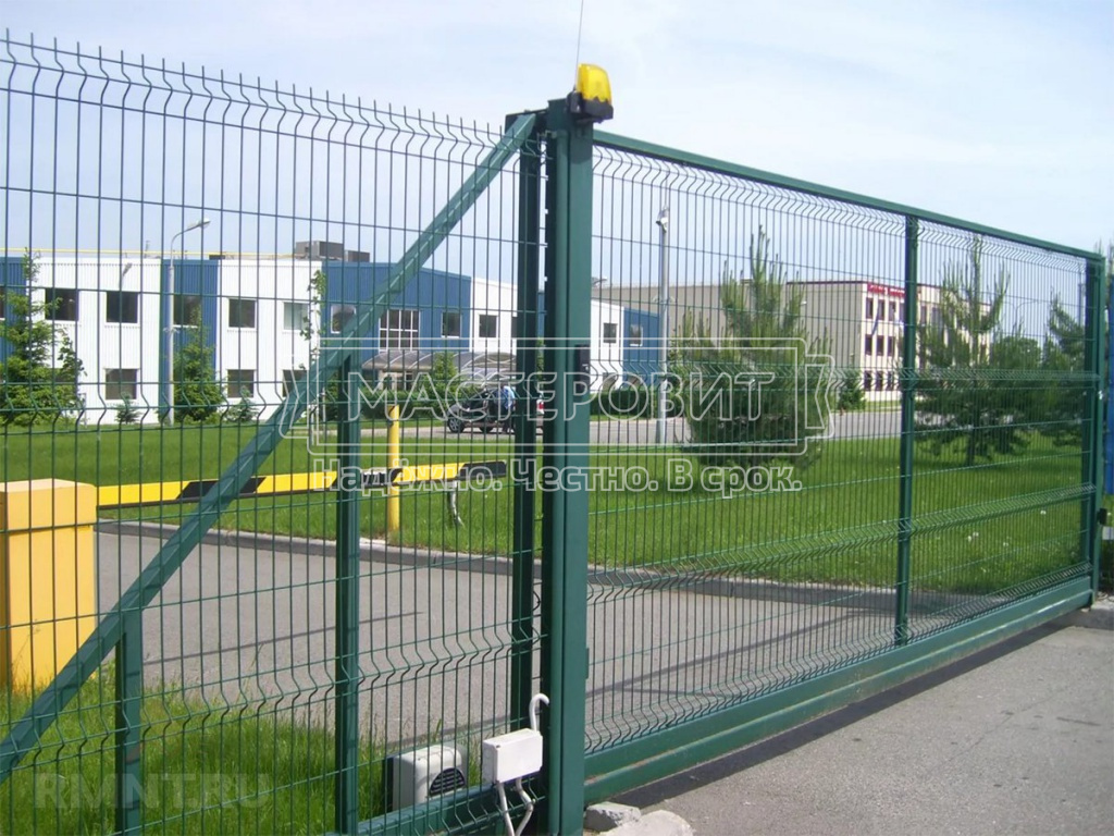 3D-забор, защищающий промышленный объект