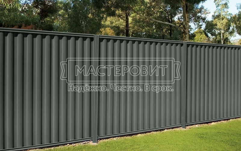 Забор из профнастила с двухсторонним покрытием серый